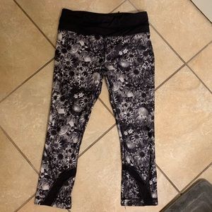 Lulu Capri leggings